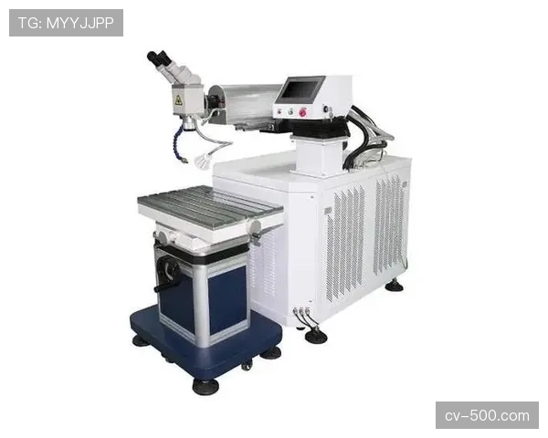 花絮:边裁设备故障,比赛短暂中断进行维修 花絮:边裁设备故障,比赛短暂中断进行维修